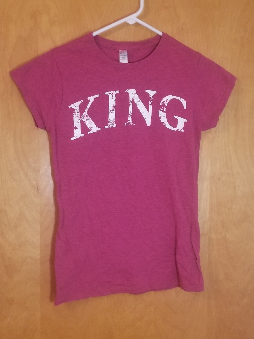Gildan Pink 'KING' Graphic Short Sleeve Tee